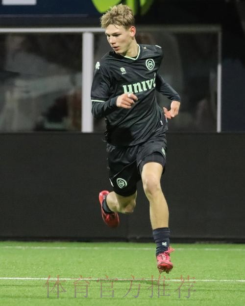 马卡:卢宁不在安帅计划 若球员留队只能当三号门 马卡:卢宁不在安帅计划 若球员留队只能当三号门